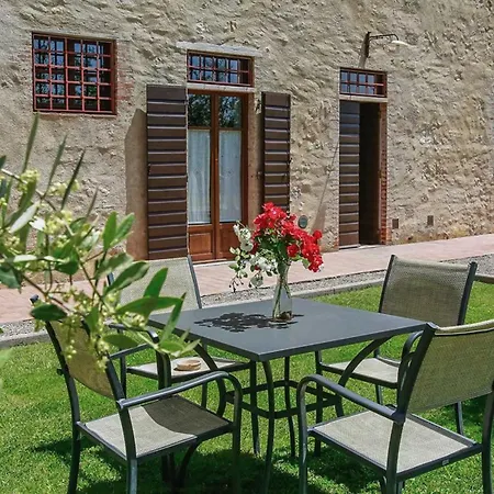Historic Overlooking Сasa de vacaciones *